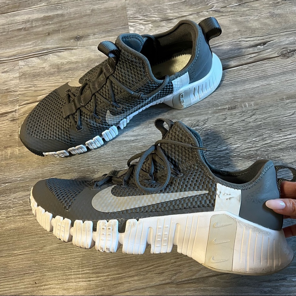 Mens Nike metcon sneakers